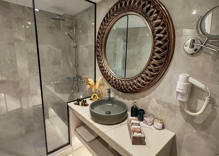 بيت للعطل Heliareti Traditional House *