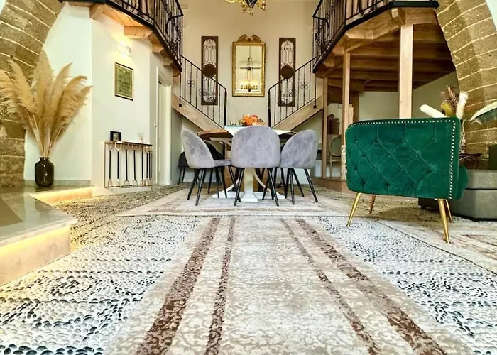 Heliareti Traditional House *